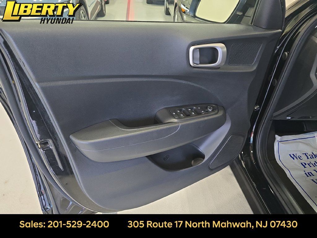 Certified 2023 Hyundai Venue SEL w/ Cargo Package FWD image 11