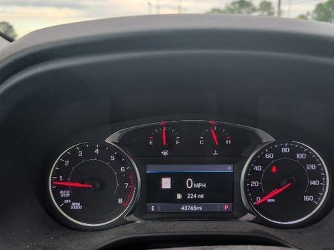 Used 2023 GMC Acadia SLT w/ Elevation Edition FWD image 6