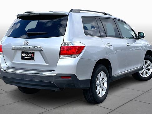Used 2012 Toyota Highlander FWD image 11