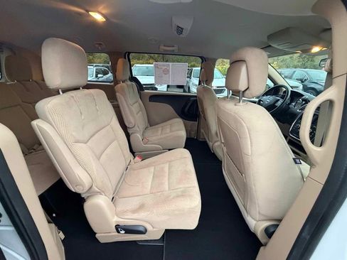 Used 2016 Dodge Grand Caravan SE w/ Quick Order Package 29E SE image 16