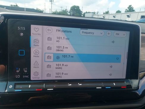 Used 2024 Volkswagen Atlas SEL AWD/4WD image 15