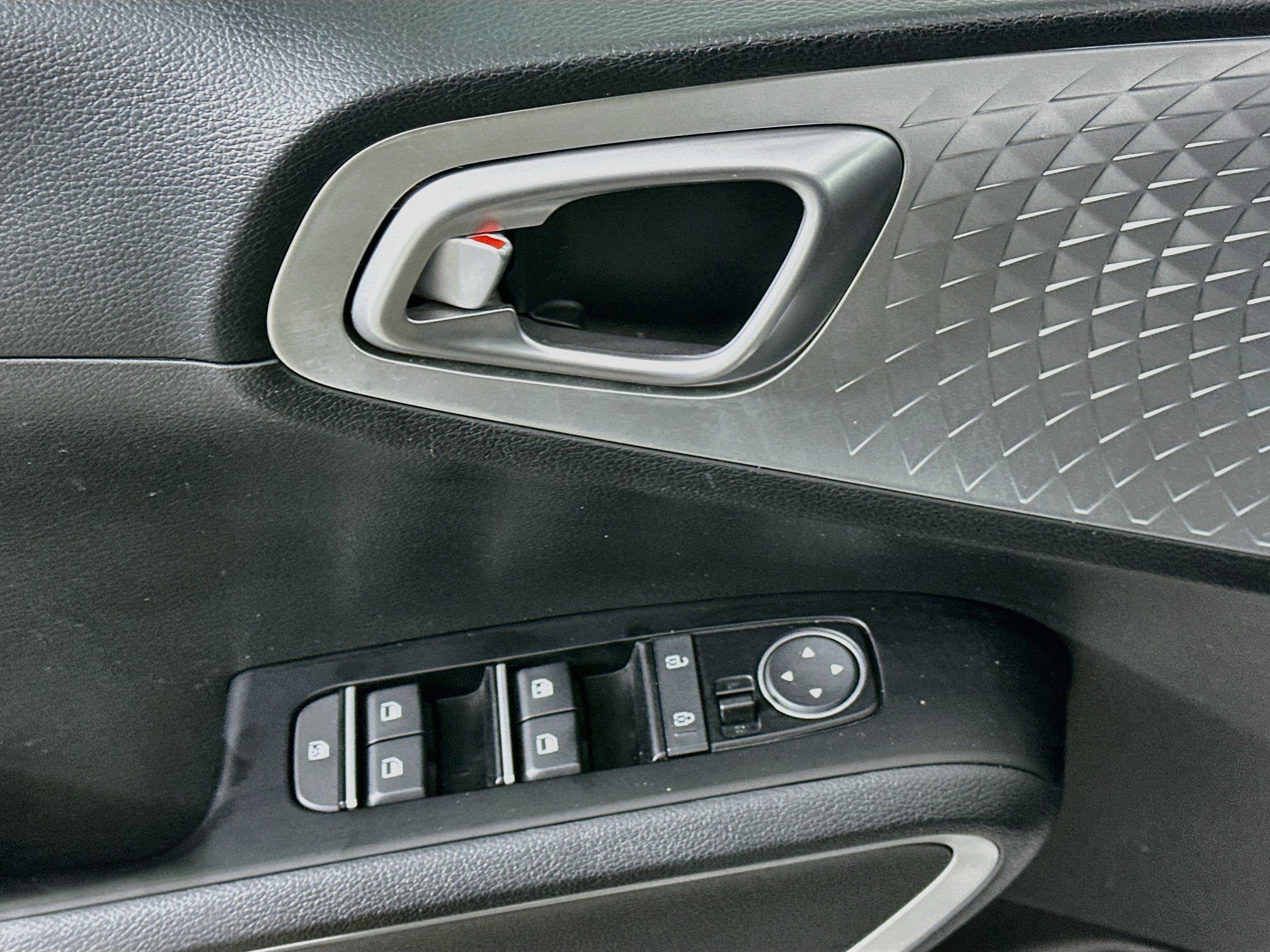 Used 2025 Kia Soul LX w/ LX Technology Package FWD image 15