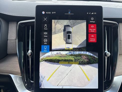 Used 2025 Volvo XC90 B6 Plus image 22