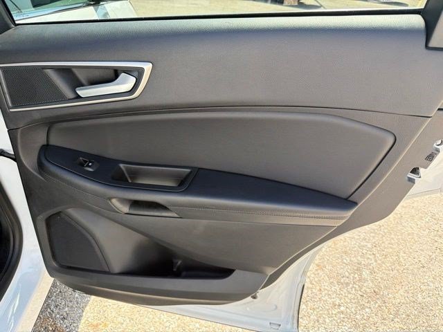 Used 2024 Ford Edge SEL AWD/4WD image 16