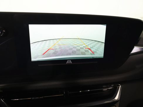 Used 2025 Buick Envista Sport Touring w/ Convenience I Package FWD image 6