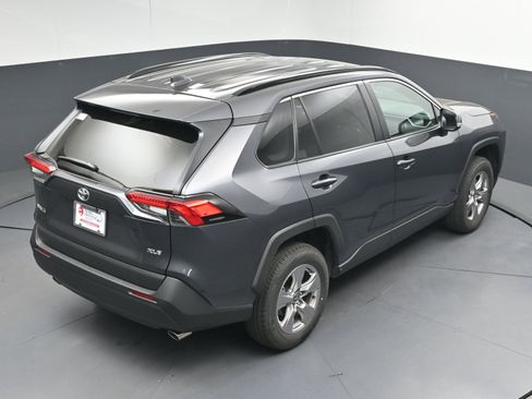Used 2022 Toyota RAV4 XLE FWD image 42