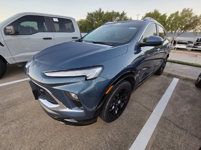 Used 2024 Buick Encore GX Sport Touring FWD image 3