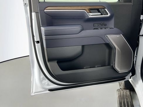 New 2026 Chevrolet Silverado 1500 High Country AWD/4WD image 18
