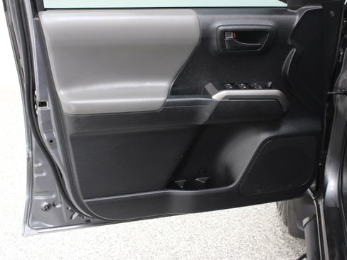 Used 2023 Toyota Tacoma SR5 RWD image 12