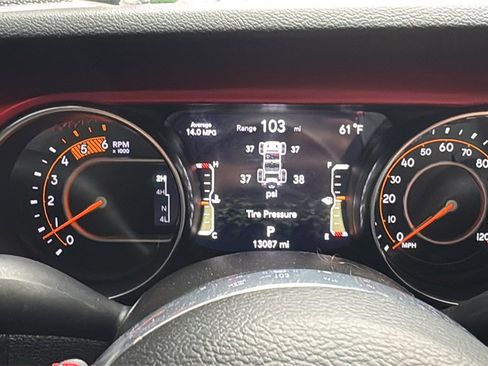 Used 2023 Jeep Wrangler Unlimited Rubicon image 16