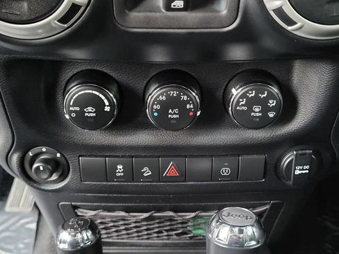 Used 2017 Jeep Wrangler Unlimited Rubicon image 21