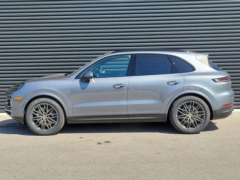 New 2026 Porsche Cayenne Base image 2