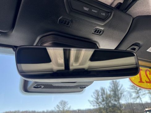 Used 2021 Jeep Wrangler Unlimited Sahara image 33