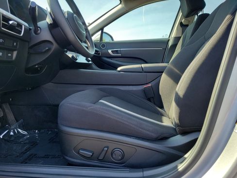 Used 2025 Hyundai Sonata SEL FWD image 16