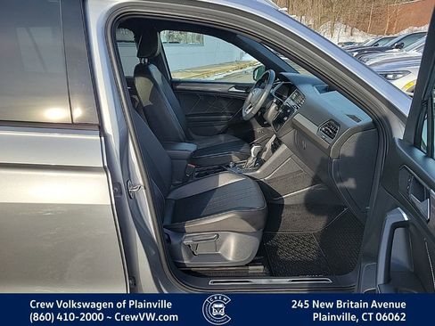 Certified 2022 Volkswagen Tiguan SE R-Line image 16