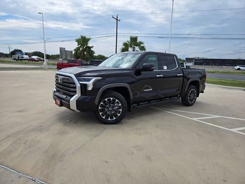 New 2026 Toyota Tundra Limited AWD/4WD image 3