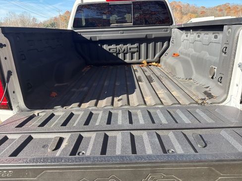 Used 2024 GMC Canyon AT4 w/ AT4 Premium Package image 10