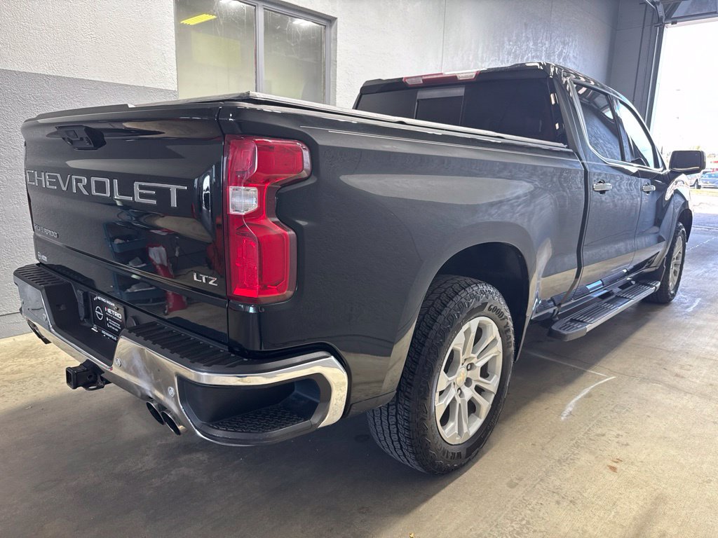 Used 2023 Chevrolet Silverado 1500 LTZ w/ LTZ Premium Package AWD/4WD image 3