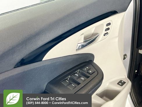 Used 2018 Honda Pilot Touring image 12