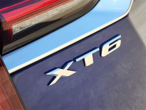 Used 2023 Cadillac XT6 Premium Luxury w/ Technology Package image 12