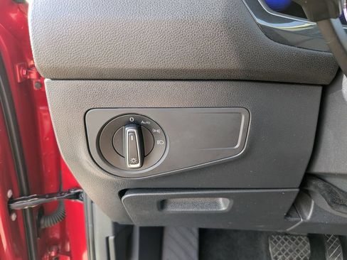 Used 2023 Volkswagen Tiguan SE FWD image 25