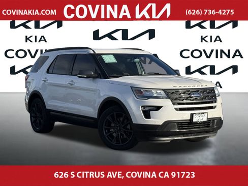 Used 2018 Ford Explorer XLT w/ Equipment Group 202A image 2