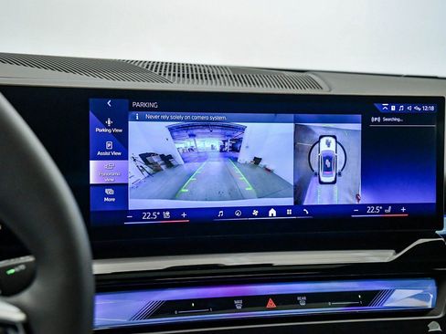 Used 2025 BMW i5 xDrive40 w/ Premium Package image 23