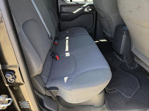 Used 2018 Nissan Frontier SV RWD image 31