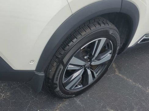 Certified 2023 Nissan Rogue SL w/ SL Premium Package FWD image 5