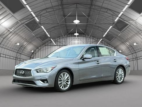 Used 2021 INFINITI Q50 Luxe RWD image 3