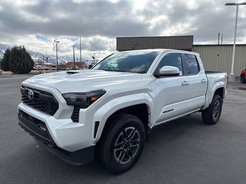 Used 2024 Toyota Tacoma TRD Sport image 6