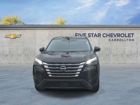 Used 2025 Nissan Rogue SV AWD/4WD image 3