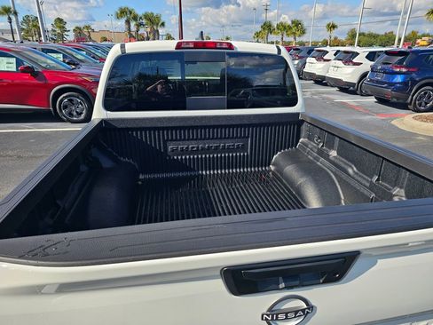 New 2026 Nissan Frontier SV image 9