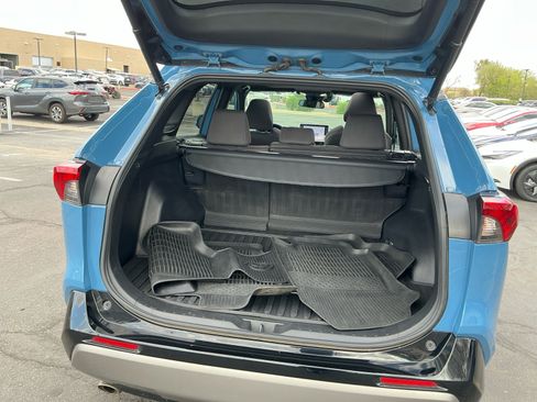 Used 2022 Toyota RAV4 SE w/ Convenience Package image 34