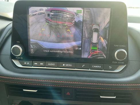 Used 2025 Nissan Rogue SV image 26