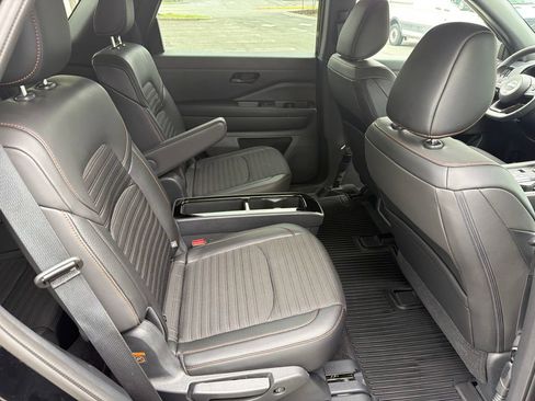 Used 2024 Nissan Pathfinder Rock Creek AWD/4WD image 29