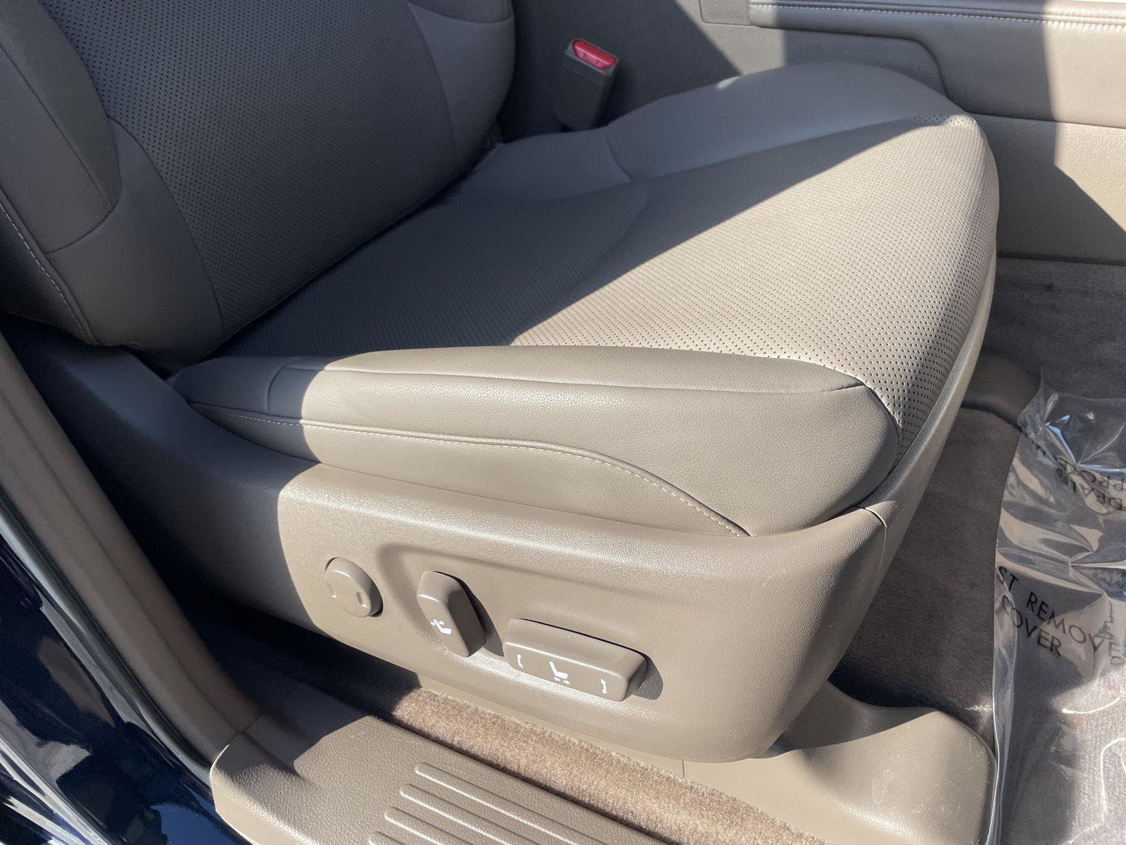 Used 2019 Lexus GX 460 Premium AWD/4WD image 3