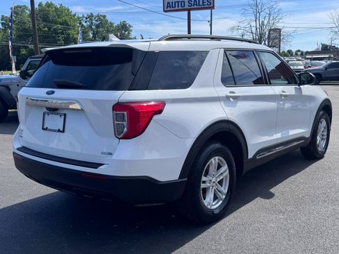 Used 2020 Ford Explorer XLT AWD/4WD image 3