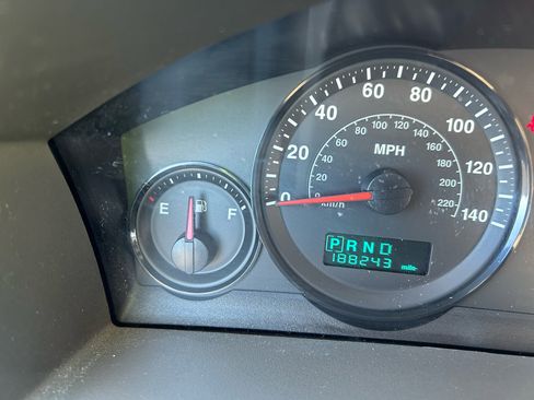 Used 2005 Jeep Grand Cherokee Laredo image 21