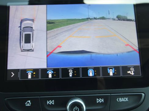 Used 2021 Chevrolet Equinox Premier AWD/4WD image 12