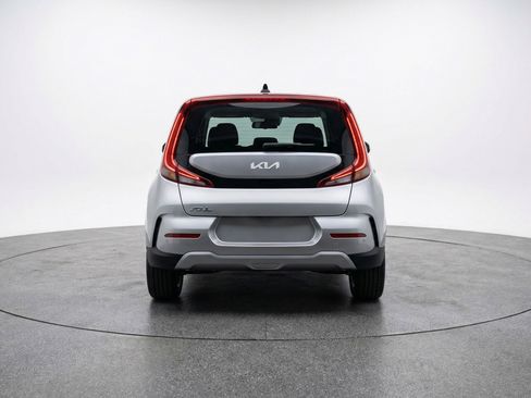 Used 2025 Kia Soul LX w/ LX Technology Package image 7