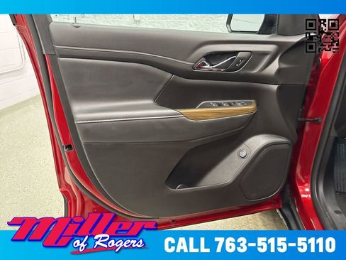 Used 2023 GMC Acadia SLE w/ Driver Convenience Package image 13