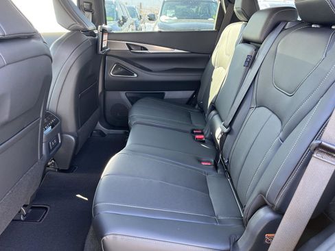 New 2026 INFINITI QX60 Luxe w/ Family Package image 12