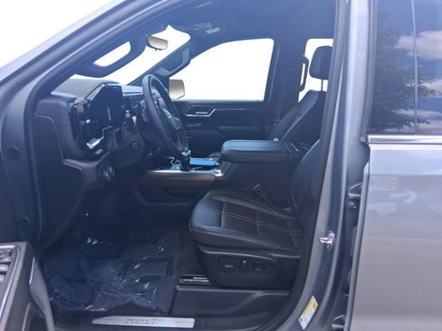 Used 2024 Chevrolet Silverado 1500 High Country w/ Technology Package AWD/4WD image 10