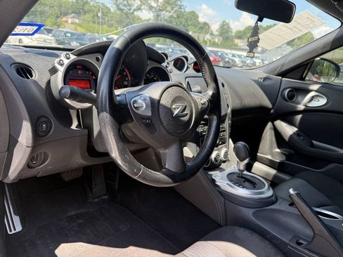 Used 2014 Nissan 370Z Coupe w/ Sport Package RWD image 13