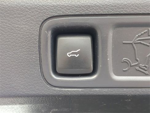 Used 2024 Ford Expedition Max XLT image 13