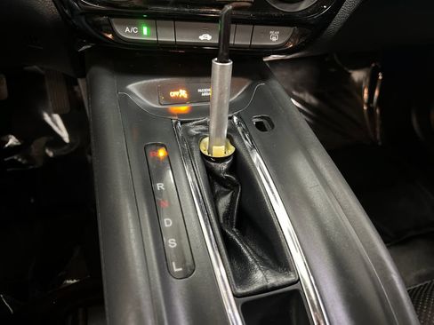 Used 2018 Honda HR-V LX image 25