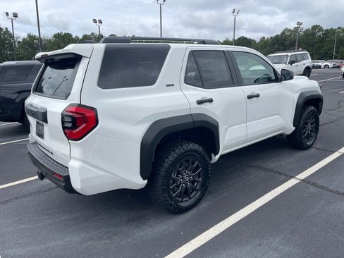 New 2026 Toyota 4Runner SR5 AWD/4WD image 14