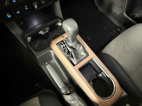 Used 2022 Toyota Tacoma TRD Off-Road w/ Technology Package image 33