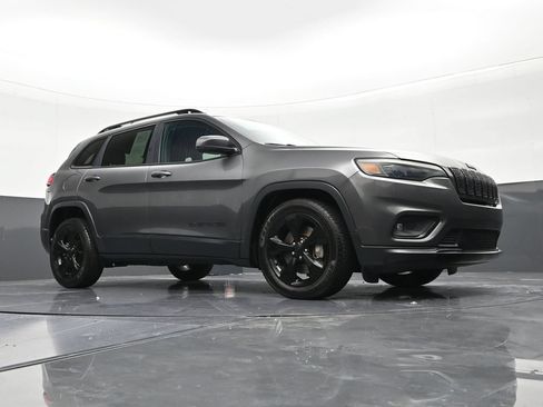 Used 2019 Jeep Cherokee Latitude Plus FWD image 23